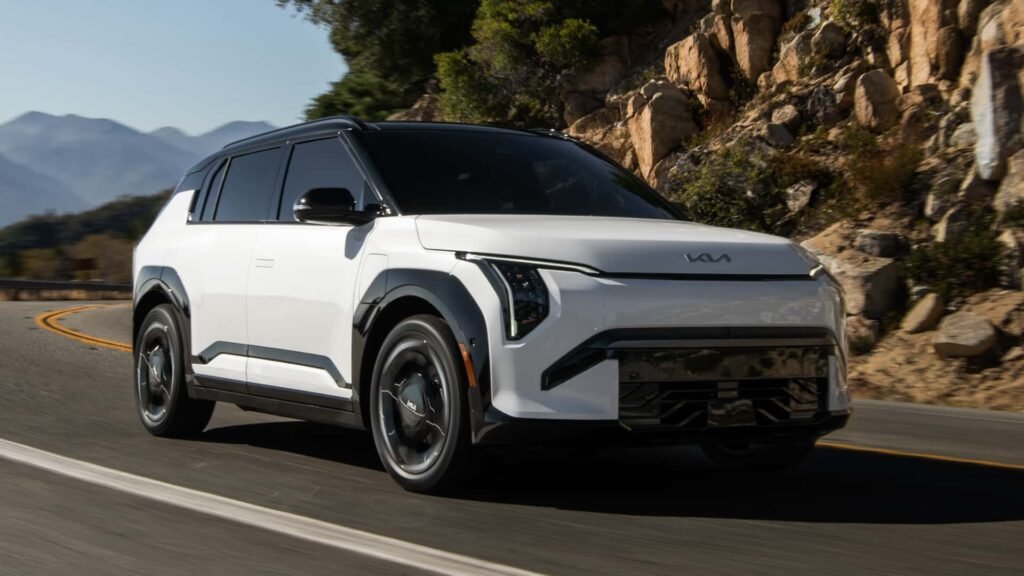 2027 Kia EV3 Price: $31,385