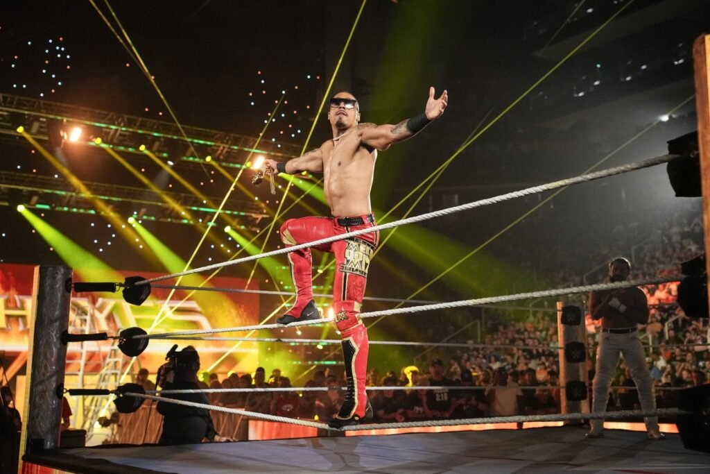 “Keep making history bro” – Carmelo Hayes taunts current champion ahead of WWE SmackDown