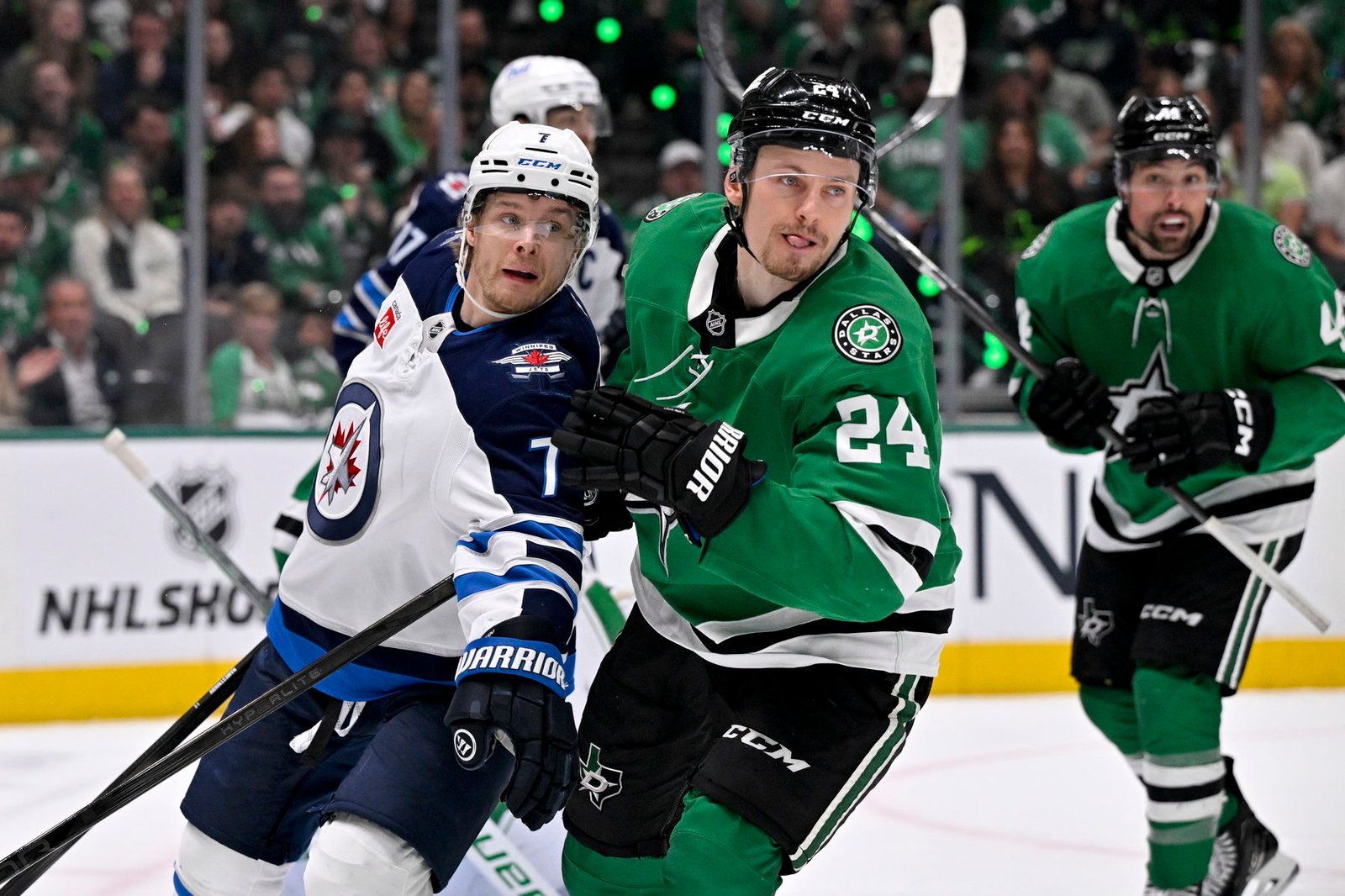 Line Combinations: Game 4 - Winnipeg Jets at Dallas Stars