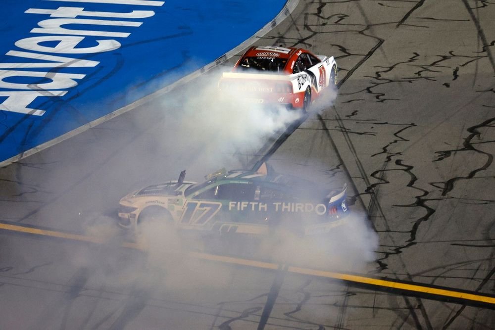 Chris Buescher, RFK Racing Ford; Cole Custer, Haas Factory Team