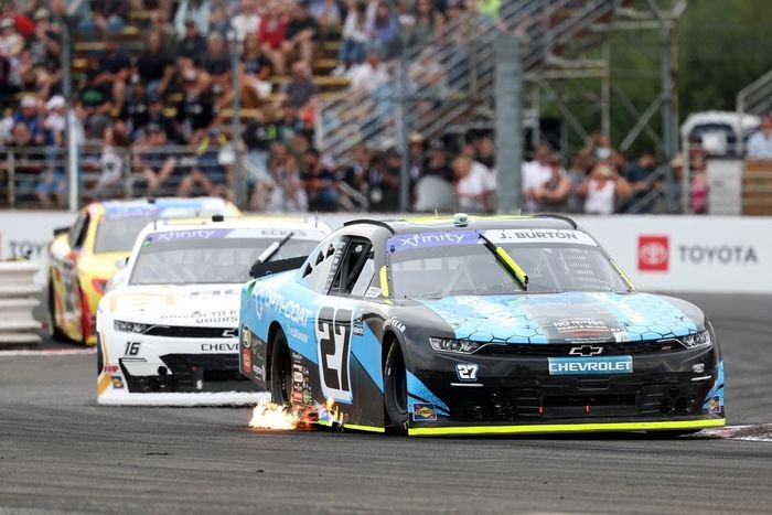 Jeb Burton, Jordan Anderson Racing Chevrolet, Christian Eckes, Kaulig Racing Chevrolet