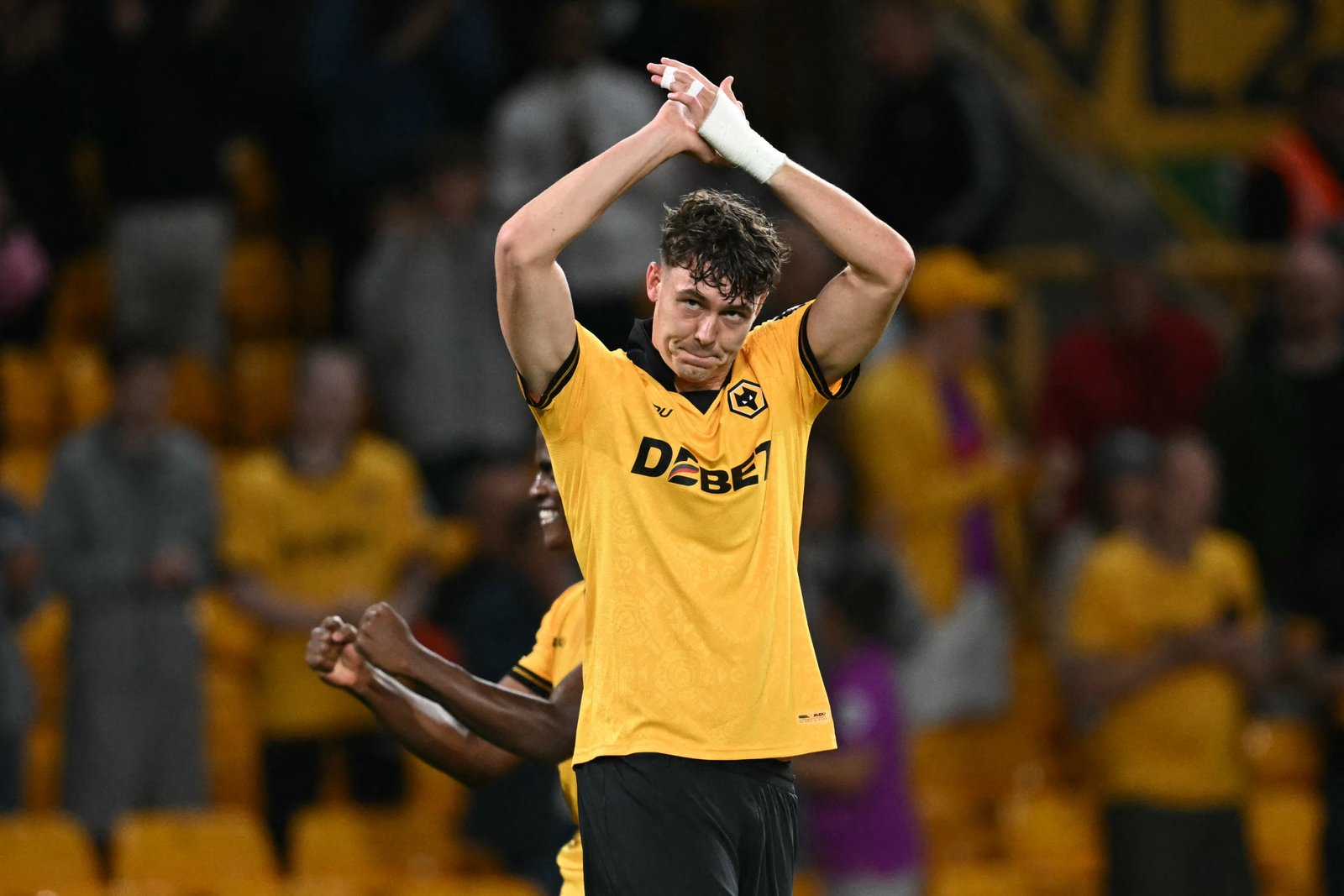 Wolves are not budging over their price for Jorgen Strand Larsen