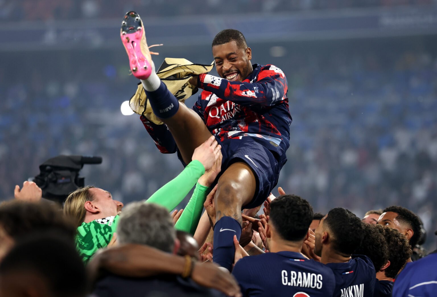 🎥 PSG pay tribute to Kimpembe with a touching video 🥹