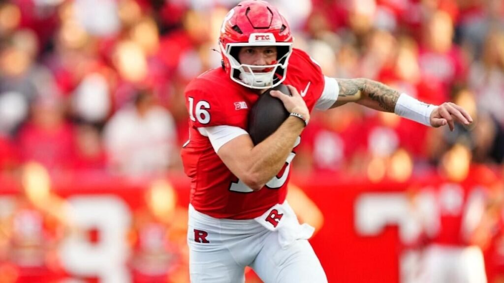 Iowa vs. Rutgers prediction, odds, start time: 2025 college football Week 4 picks, bets by expert on 11-2 roll