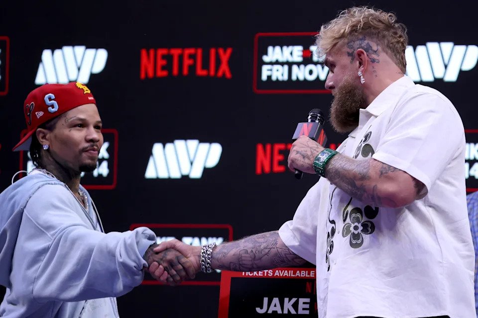 MIAMI, FLORIDA - SEPTEMBER 23: Gervonta 