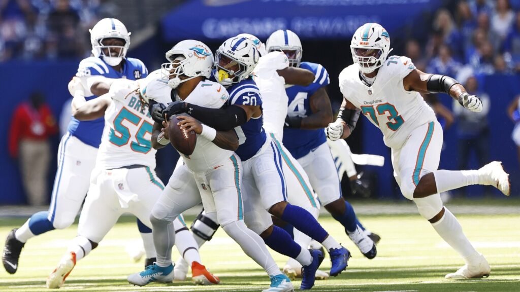 Sunday Aftermath: Dolphins’ crash out, Boutte’s breakout, Etienne’s triumph and more