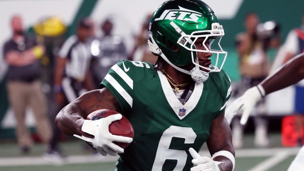 Browns sign WRs Malachi Corley, Gage Larvadain to active roster