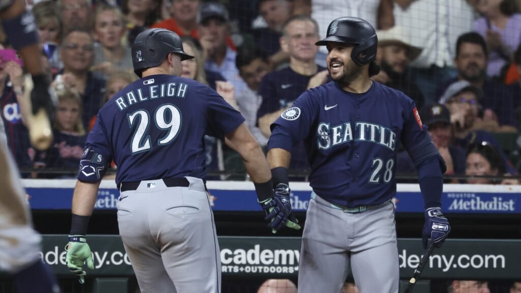 Cal Raleigh breaks Ken Griffey Jr.’s single-season home run record for Mariners