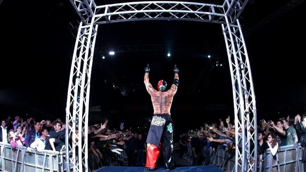 Rey Mysterio announces his return, but not in WWE