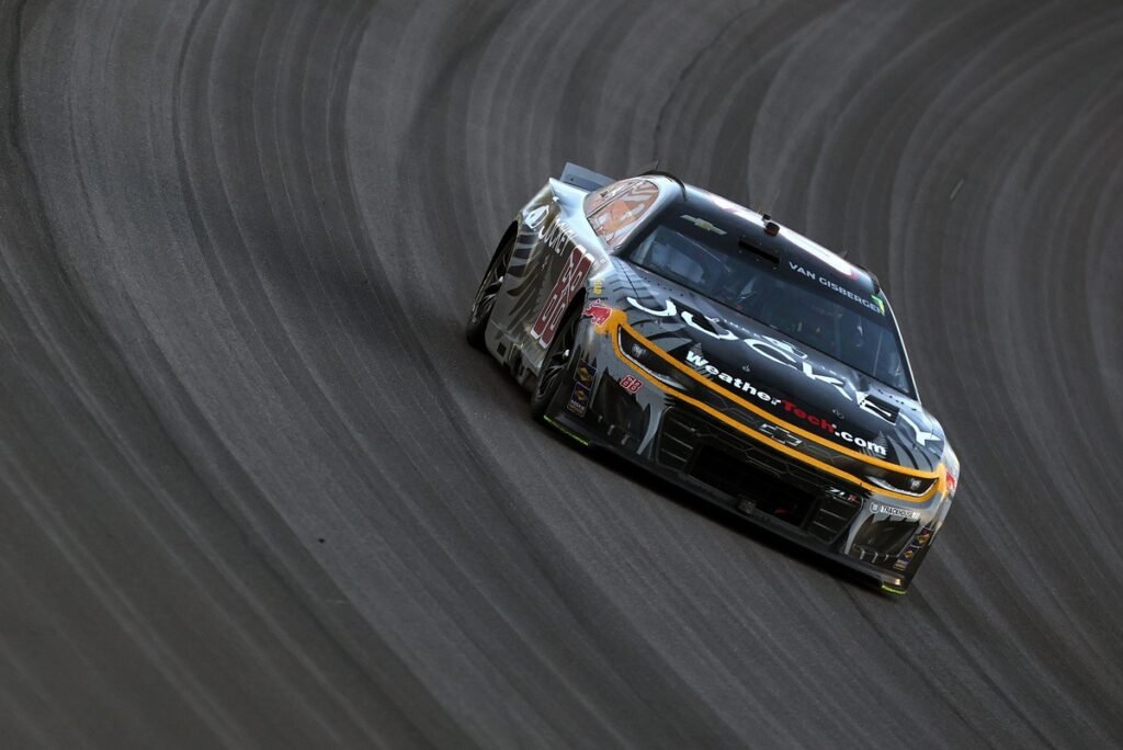 Shane van Gisbergen reveals one of the “craziest parts of oval racing”