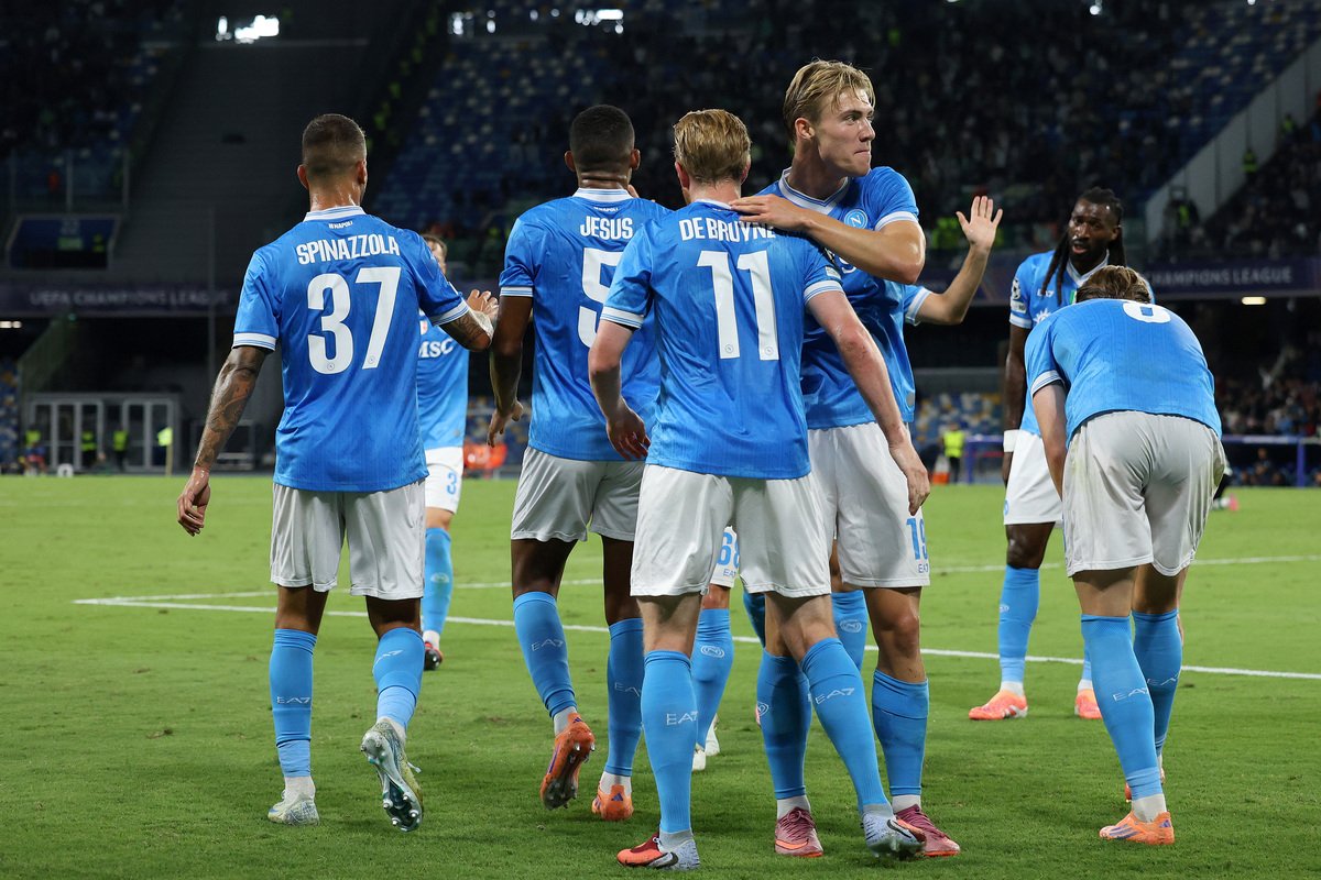 NAPLES, ITALY - OCTOBER 01: Rasmus Hojlund of SSC Napoli celebrates after scoring his side first goal during the UEFA Champions League 2025/26 League Phase MD2 match between SSC Napoli and Sporting Clube de Portugal at Stadio Diego Armando Maradona on October 01, 2025 in Naples, Italy. (Photo by Francesco Pecoraro/Getty Images)