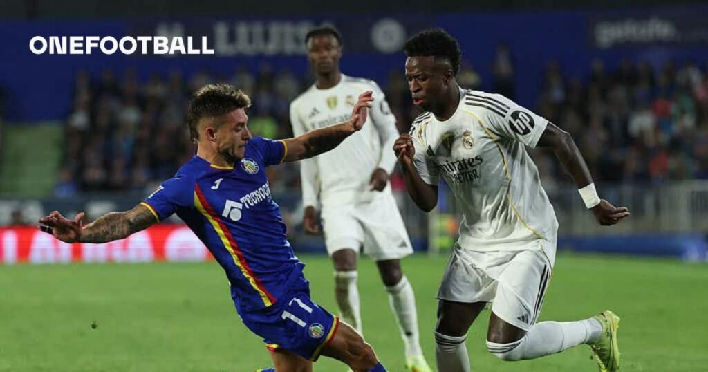 Full-back comes on, slaps Vini Jr and is sent off in 30 seconds 🤯