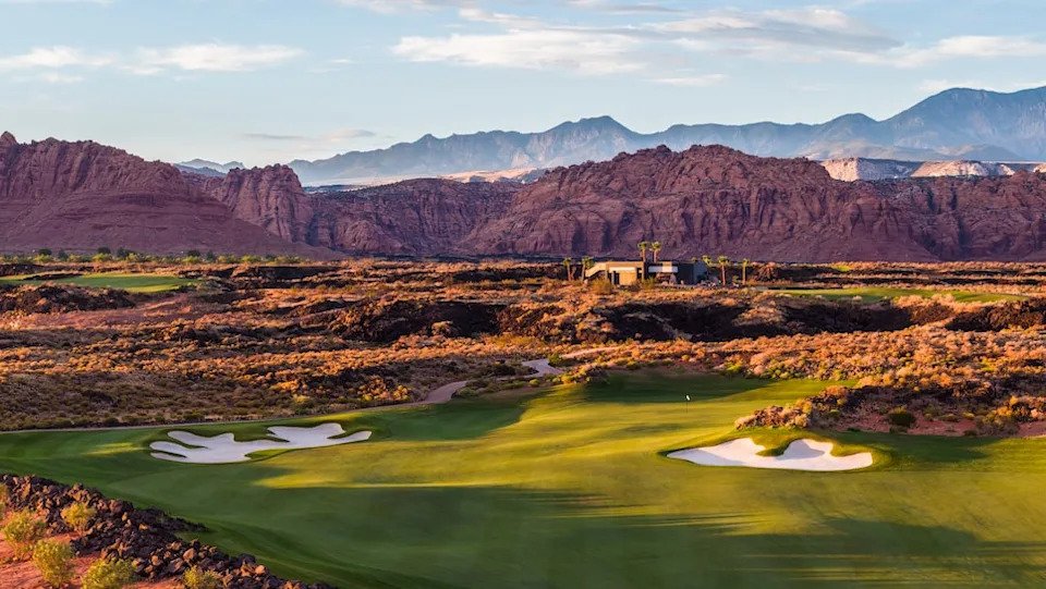 /content/dam/images/golfdigest/fullset/course-photos-for-places-to-play/black-desert-resort-utah-fourteenth-hole.jpg