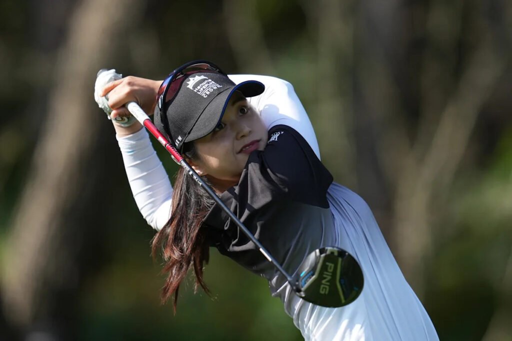 Hye-Jin Choi increases her lead to 5 strokes after 2 rounds of the LPGA Malaysia event
