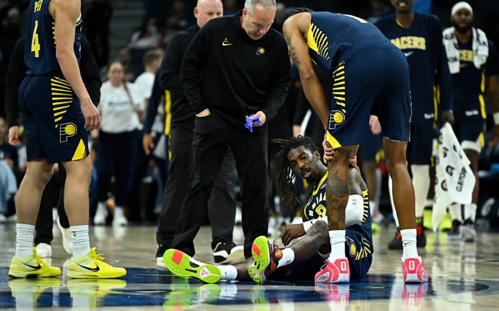 Pacers’ Delon Wright leaves preseason win over Timberwovles early after brutal head collision with Jaylen Clark