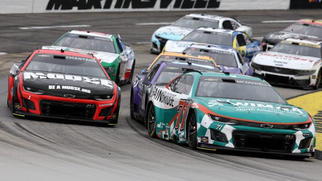 NASCAR race results, winner at Martinsville in Cup Series playoffs