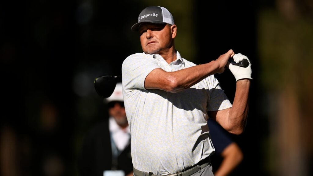 Roger Clemens Q&A on his love of golf, clubs on road, singing love songs