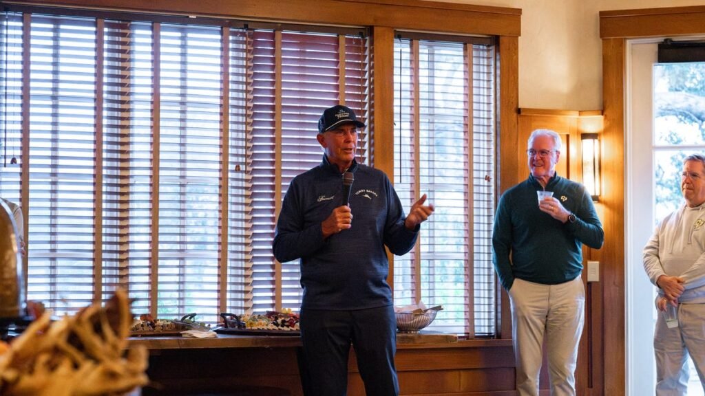 Tom Lehman tells heartwarming story, delivers message to college golfers
