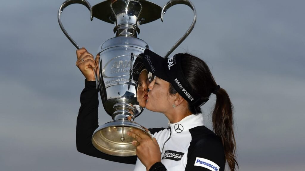 Former No. 1 watched ‘Friends’ to learn English and is now in TV booth