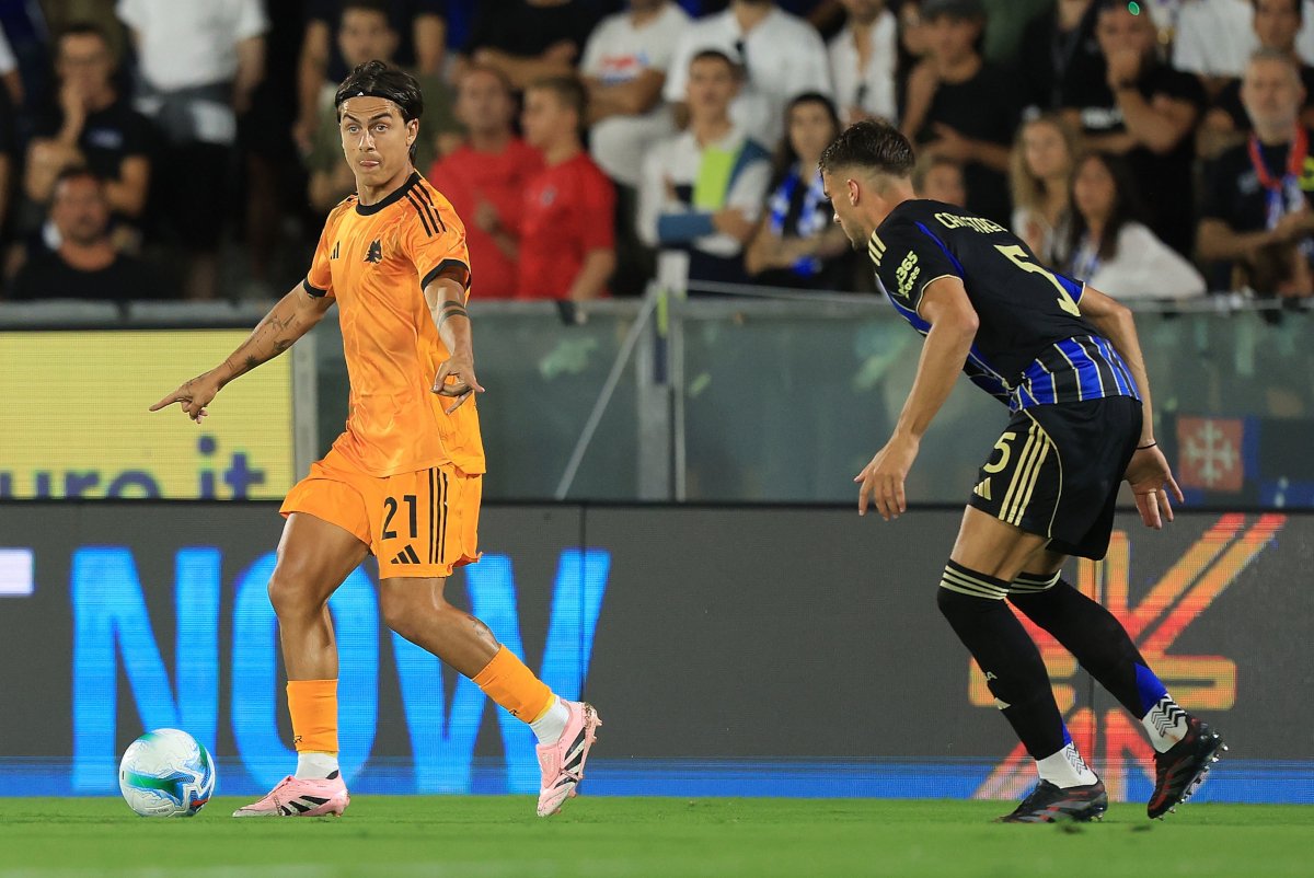 PISA, ITALY - AUGUST 30: Paulo Dybala of AS Roma in action during the Serie A match between Pisa SC and AS Roma at Arena Garibaldi on August 30, 2025 in Pisa, Italy. (Photo by Gabriele Maltinti/Getty Images)