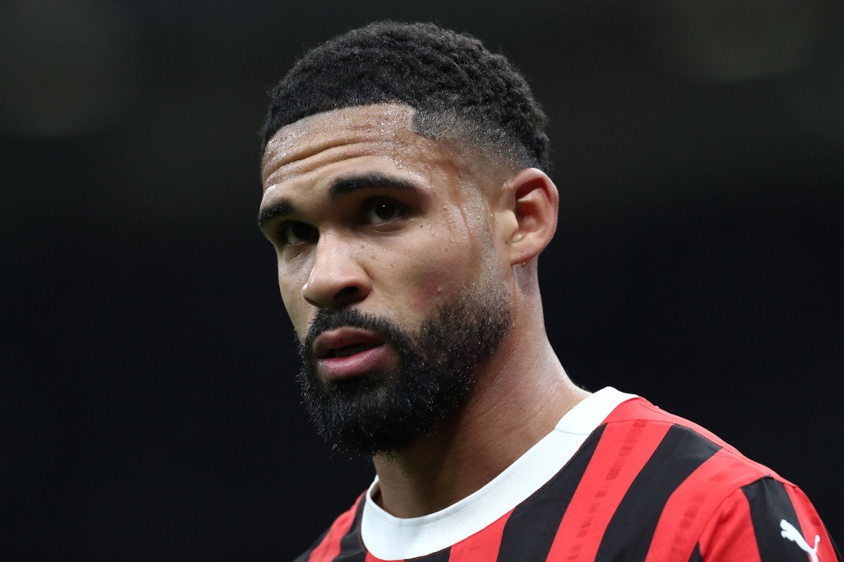 MILAN, ITALY - NOVEMBER 23: Ruben Loftus-Cheek of AC Milan looks on during the Serie A match between AC Milan and Juventus at Stadio Giuseppe Meazza on November 23, 2024 in Milan, Italy. (Photo by Marco Luzzani/Getty Images)