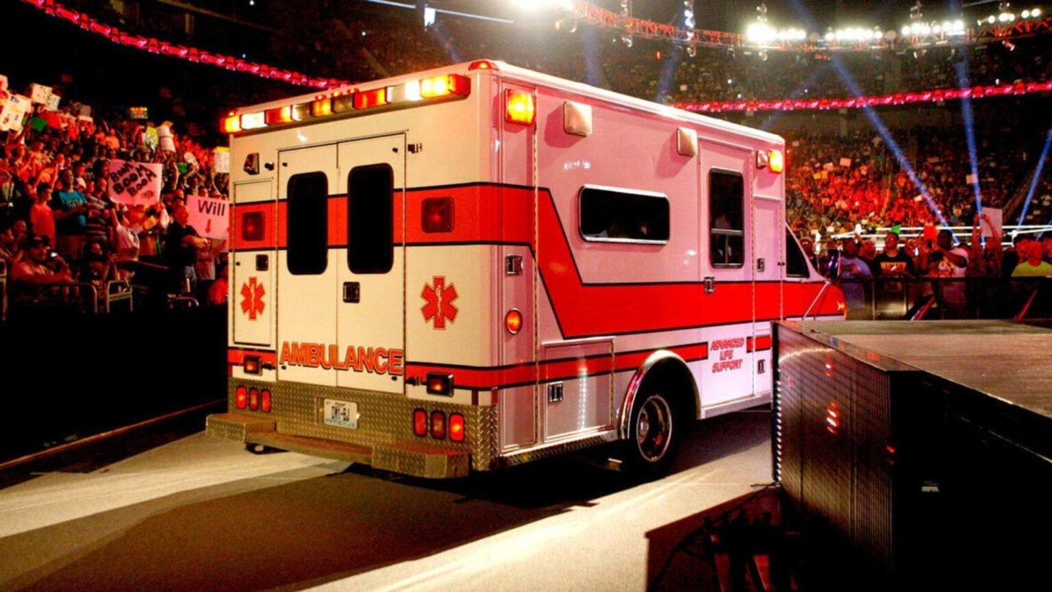 Major WWE star injured on SmackDown; to address situation on NXT