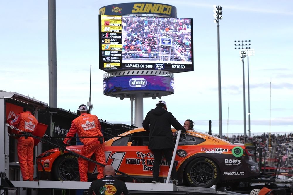 Denny Hamlin engine failure, Joe Gibbs Racing Toyota