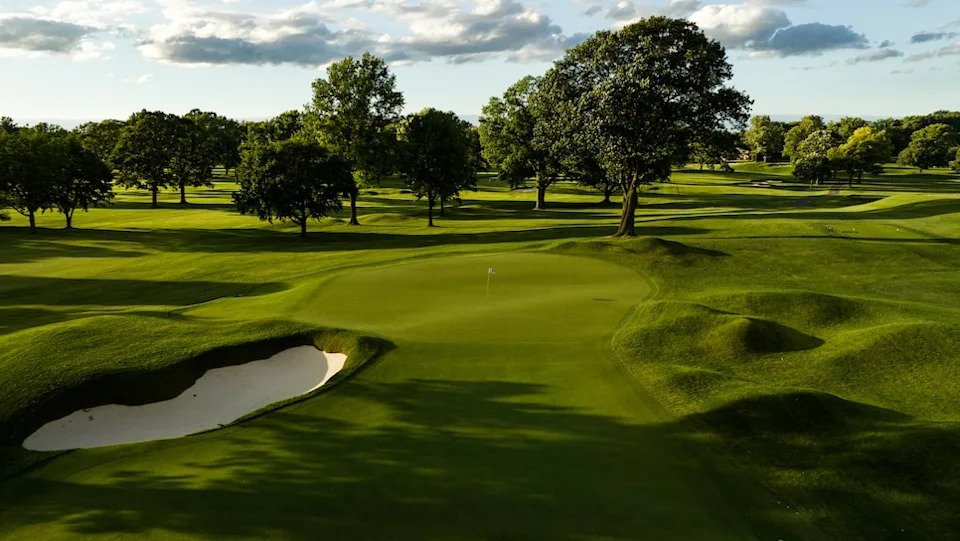 /content/dam/images/golfdigest/fullset/course-photos-for-places-to-play/oak-hill-country-club-pga-champ-8207.jpg