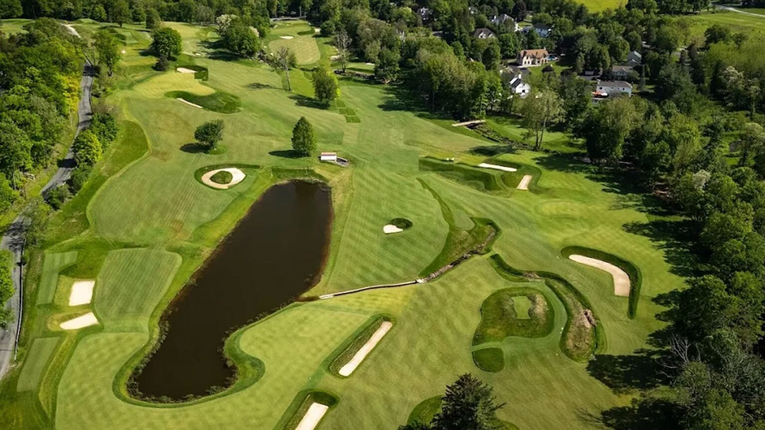 This 3,000-yard golf course has 45 possible holes. Here’s how it works