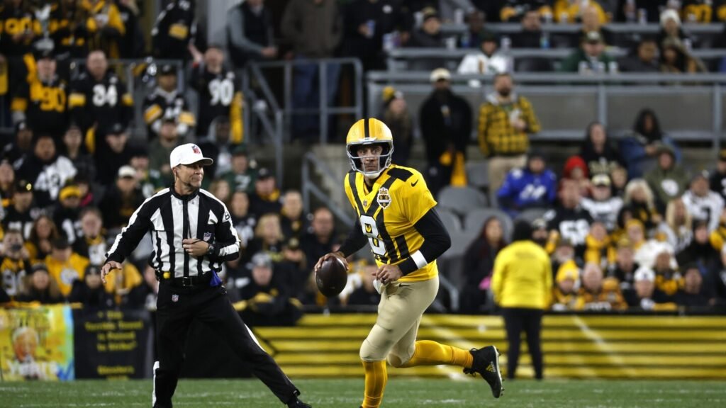 Aaron Rodgers: Steelers used a silent count at home because Packers fans were so loud