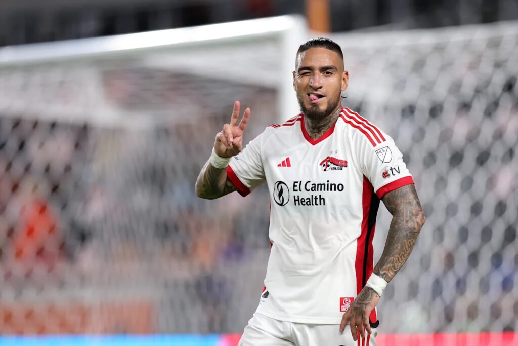 Pumas see bid for San Jose star Chicho Arango rejected