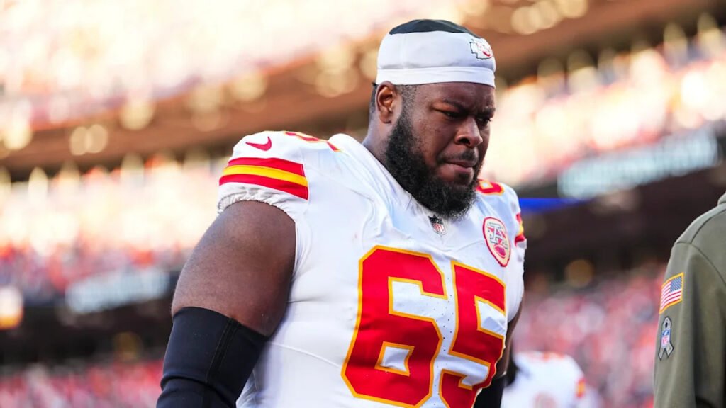 Report: Chiefs G Trey Smith is expected to miss time with ankle injury