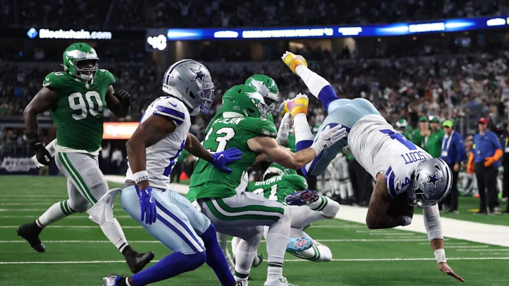 Cowboys stun Eagles with 24 unanswered points in 24-21 win