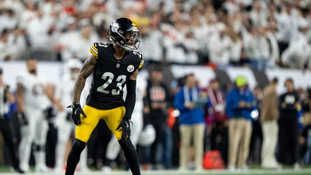 Eagles made a waivers claim for Darius Slay