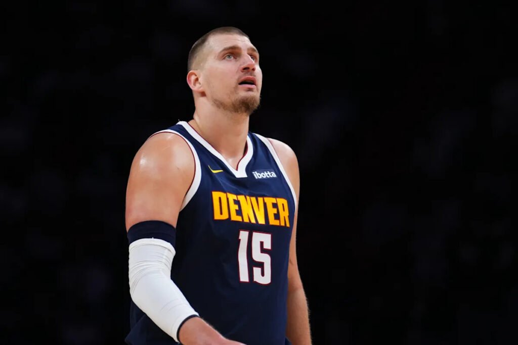 Nuggets superstar Nikola Jokić reportedly plans to return from knee injury Friday night vs. Clippers