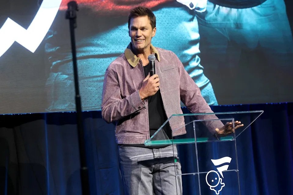 Kubiak meets Saturday with Raiders officials, including minority owner Tom Brady, and general manager John Spytek Getty Images