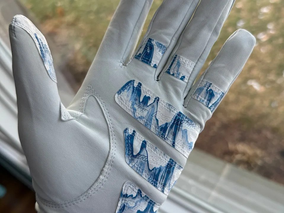 /content/dam/images/golfdigest/fullset/2026/1/LKD_Marucci_golf_glove.JPG