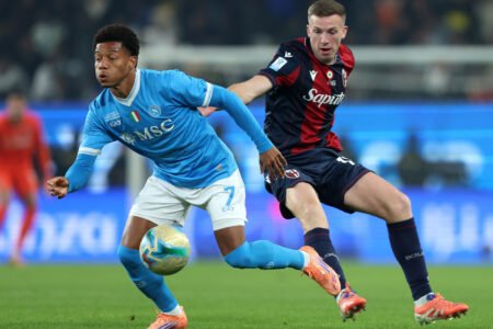 Picture: Napoli winger David Neres flies to London for ankle surgery