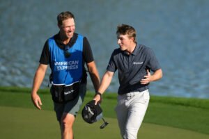 Blades Brown, 18, nearly shoots 59 in historic round; tied with Scottie Scheffler for lead