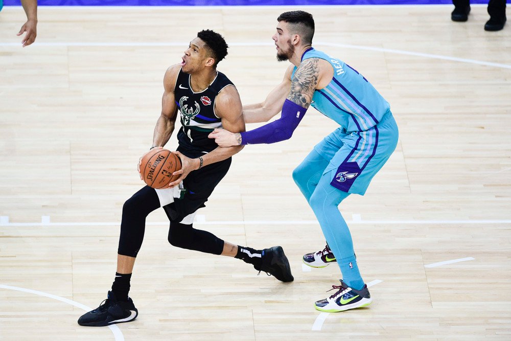 Using StatsHub to Break Down the Possibility of a Giannis Trade