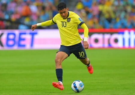 🚨 Official: Kendry Páez signs his contract with El Millonario