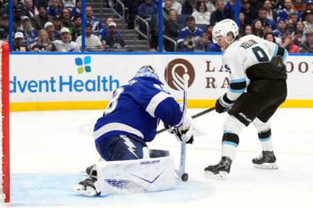 Andrei Vasilevskiy makes 28 saves in 2nd shutout of season as Lightning blank Mammoth 2-0