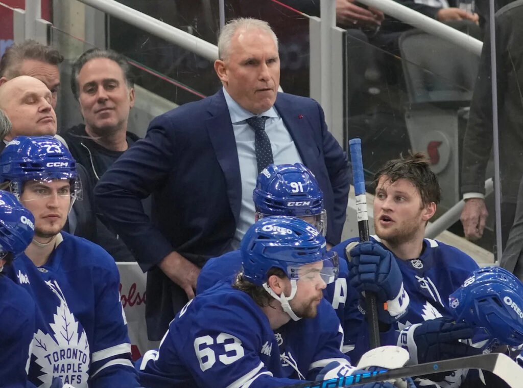 Maple Leafs coach Craig Berube suffers horrible gash in gym accident
