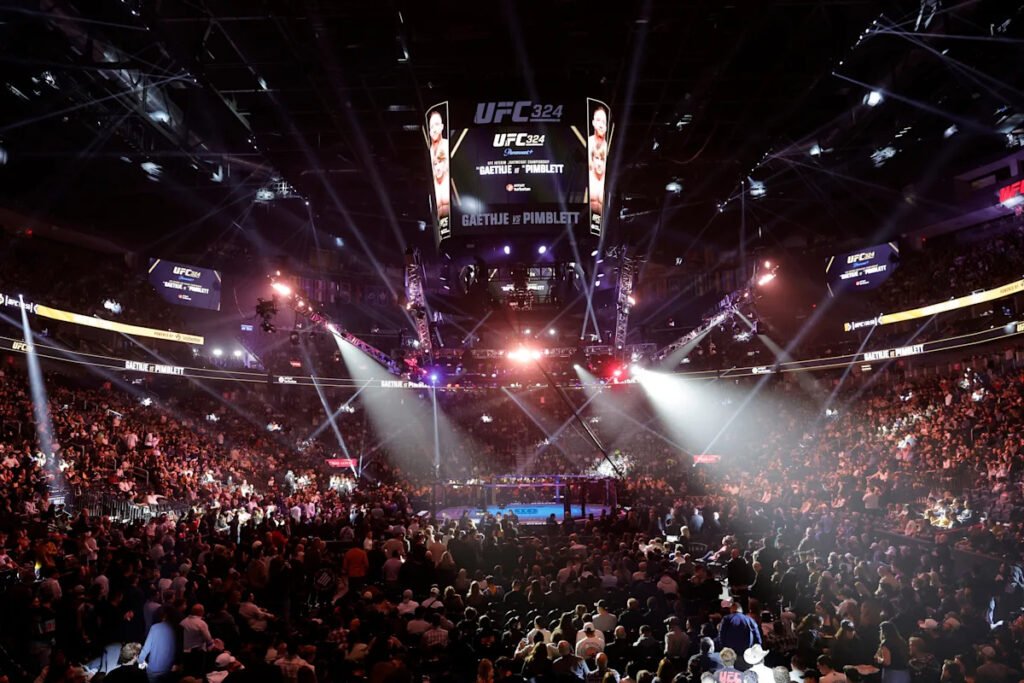 Gaethje upsets Pimblett to win interim lightweight title at UFC 324