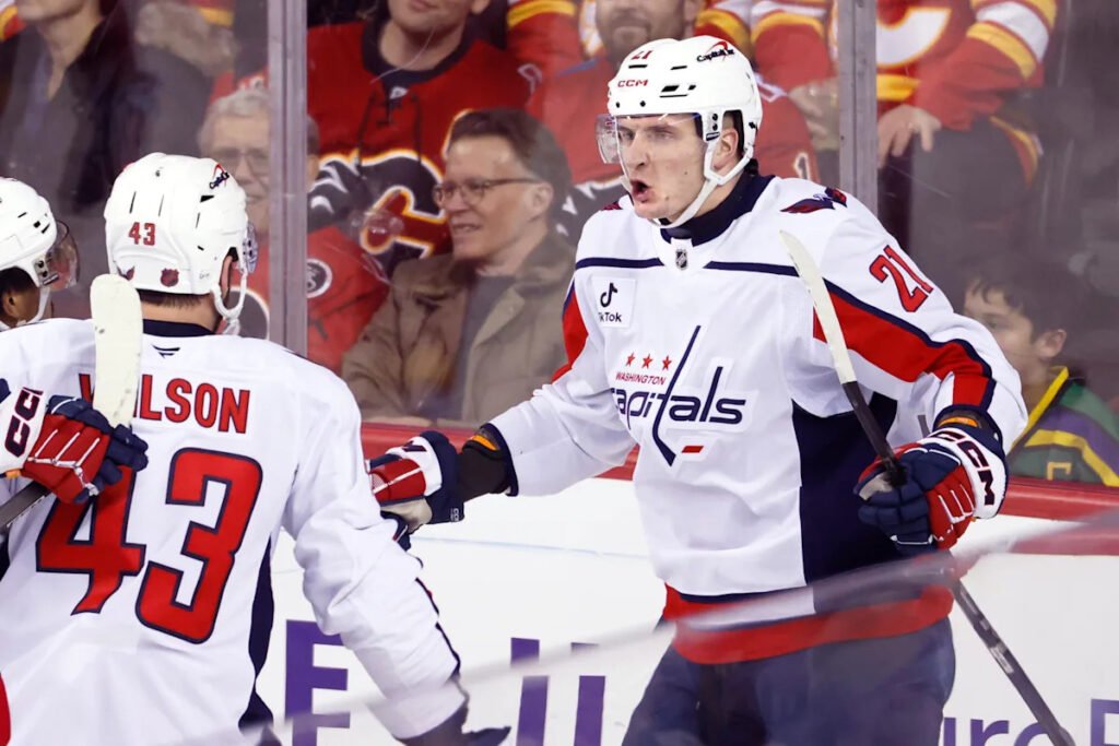 Hendrix Lapierre ends 90-game goal drought in Capitals’ 3-1 win over Flames