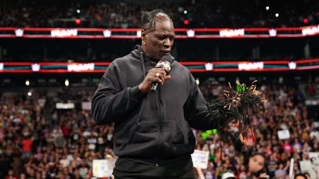 “You destroyed his entire character” – WWE veteran lashes out at creative team over R-Truth fiasco
