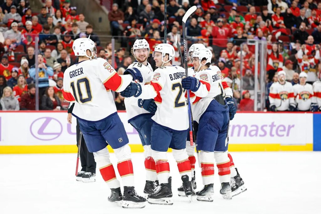 Panthers complete flawless road trip with 5-1 win in Chicago