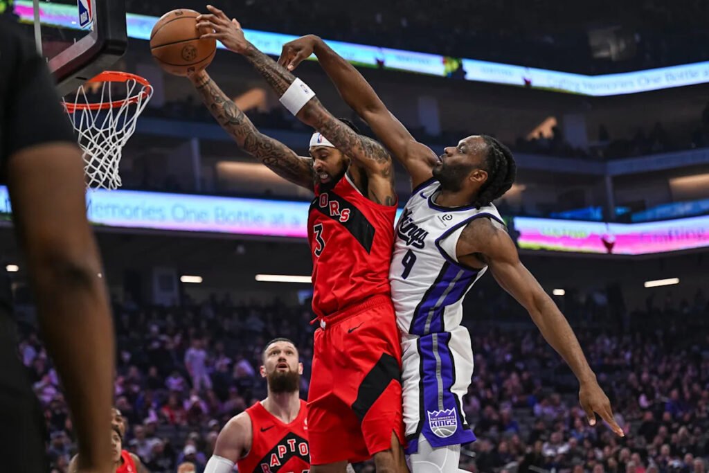 Barnes, Raptors heat up in third quarter to beat Kings 122-109