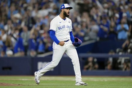 Closer clinched: White Sox sign Seranthony Domínguez