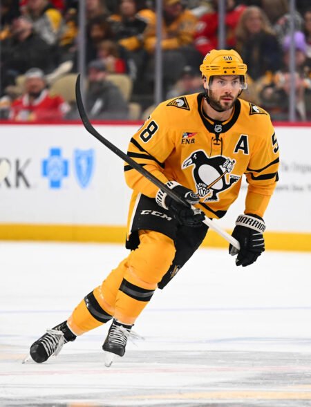 Letang, Hallander return to Penguins practice